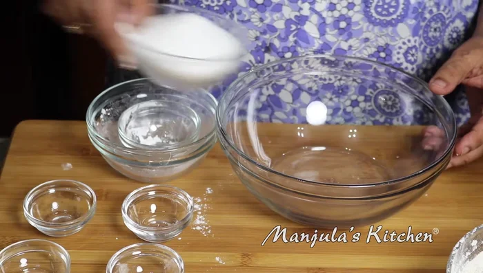 In a separate bowl, mix oil and sugar until well combined.