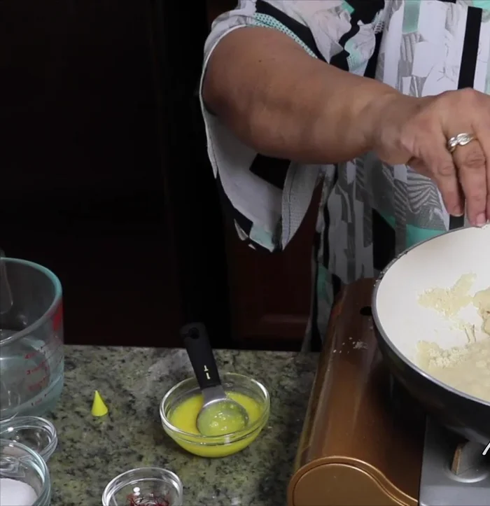 Add the yellow food coloring (adjust amount to your preference).