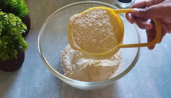 Mix flour, Mangrela, and salt.