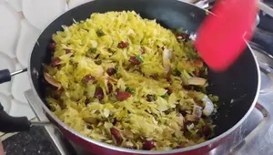 Crispy Poha Namkeen: Market-Style Recipe (Easy &amp; Long-Lasting)