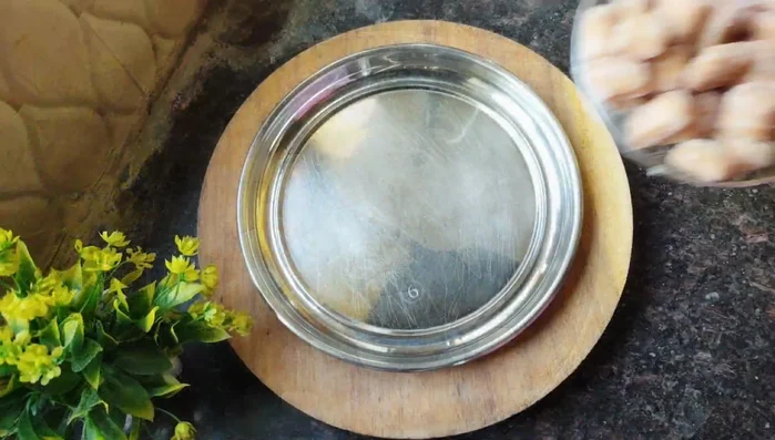 Let the shakkarpare cool completely before storing in an airtight container.