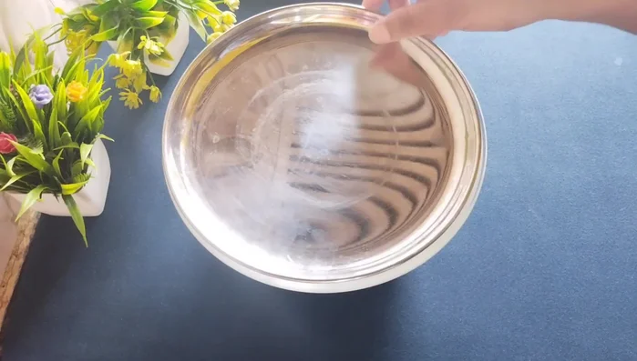 Cover the dough and let it rest for 15-20 minutes.