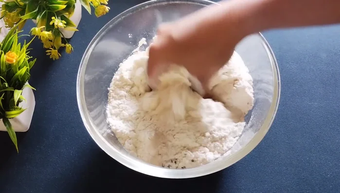 Mix all dry ingredients thoroughly.
