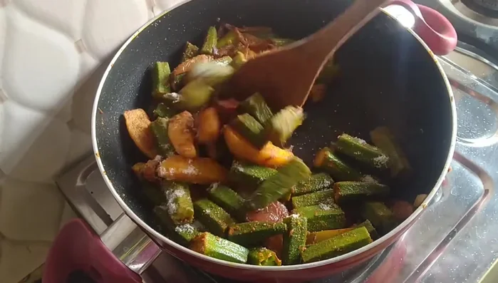 Add salt and mix well.