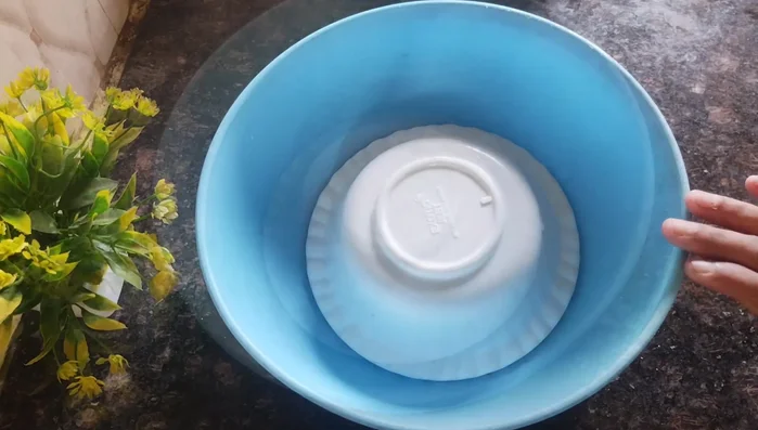 Cover the dough and let it rest for 30 minutes.