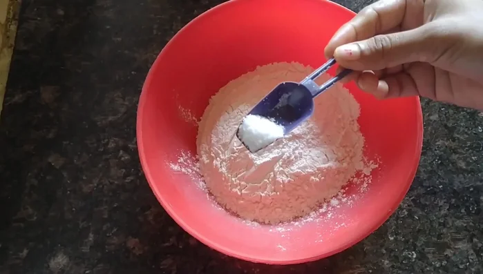 In a bowl, combine refined flour (or all-purpose flour), salt, and crushed celery. Mix well.