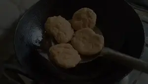 Crispy Khatedar Mathri: A Halwai-Style Recipe
