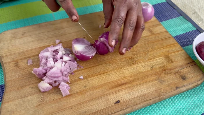Finely chop the onions.