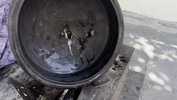 Boil one bowl of soybeans in water.