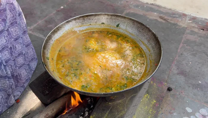 Season with salt and finely chopped coriander leaves to taste.