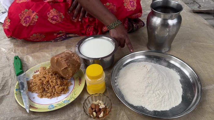 Add Rajgira, milk and sugar