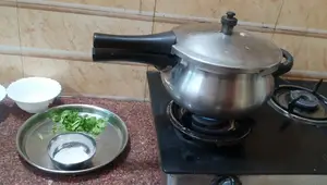South Indian Spinach Soup Recipe (Araikeerai Soup)