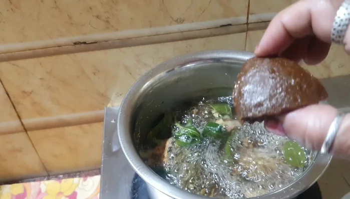 Add a small piece of black cumin seeds and let it dissolve for a couple of minutes.