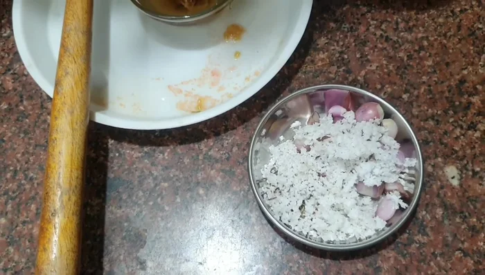 Prepare a paste of coconut, cumin, and a pinch of turmeric (optional).
