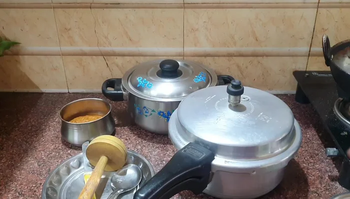 Grind the mixture to a paste (129.479).