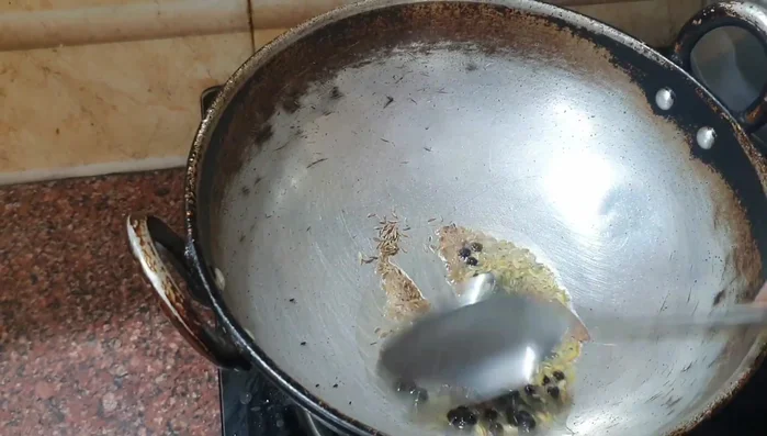 Add spices and fry well (65.519).