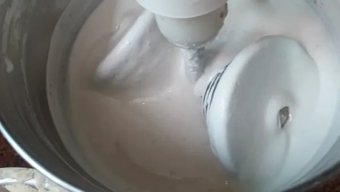 Combine the dal batter and rice batter in a mixing bowl. Add salt and mix well to achieve a dosa batter consistency.
