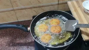 Crispy Chicken Cutlets: Easy South Indian Evening Snack Recipe
