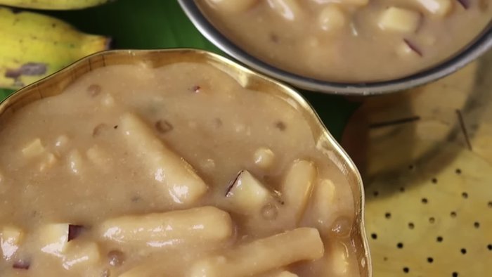 Combine the rice flour and jaggery-coconut mixtures. Prepare the kolukattais (dumplings).