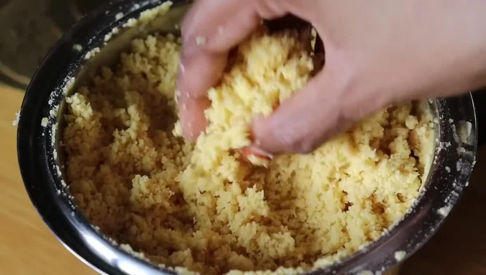 Blend the cooked semolina into a smooth puree. (556.64)