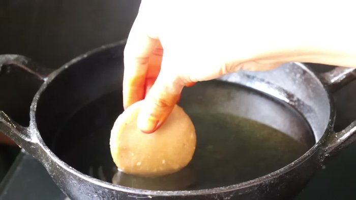 Combine rice flour, sugar, and water in a bowl. Mix well to avoid lumps.