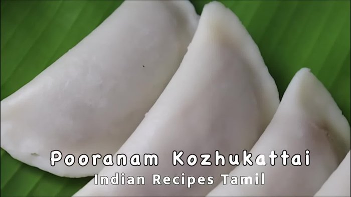 Prepare the dough by mixing rice flour and water.