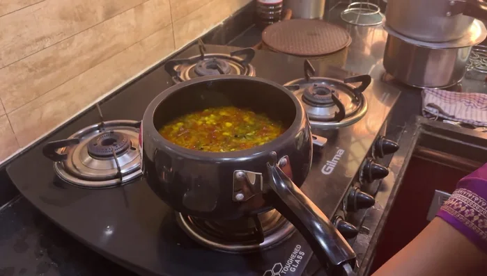 Let the cooker cool down.