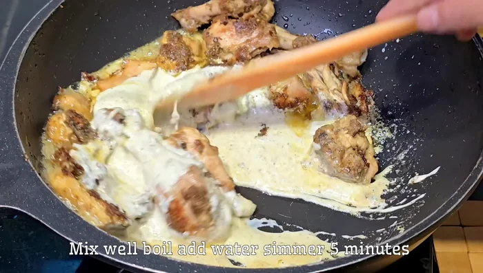 Mix the chicken into the gravy.