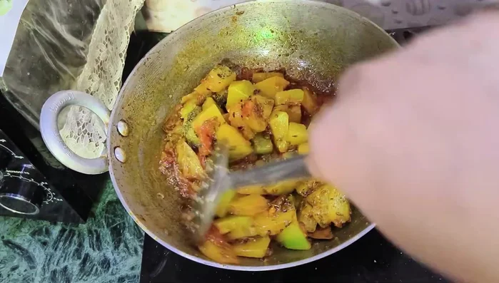 (Optional: Add dry mango powder if you haven't used mango or tomato).