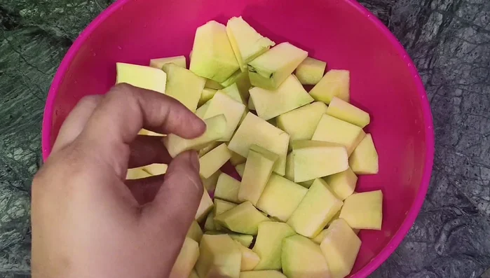 Cut the pumpkin into cubes. Peel it if desired.