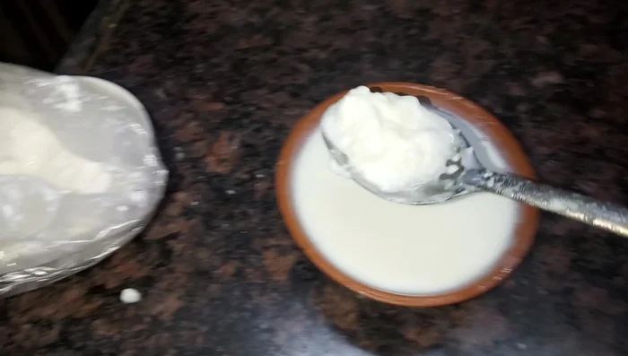 Add one more tablespoon of yogurt and mix well.