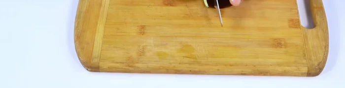 Cut the brinjals into thick slices (not too thin).