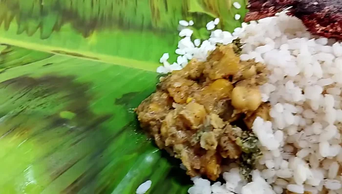 Prepare the Kabla Chana curry.
