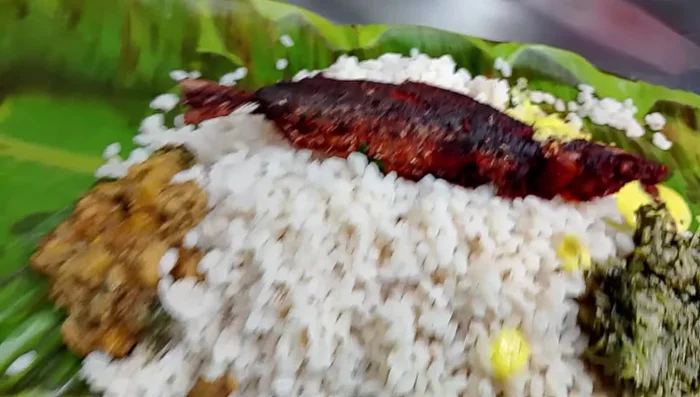 Prepare the fish curry and sambar.