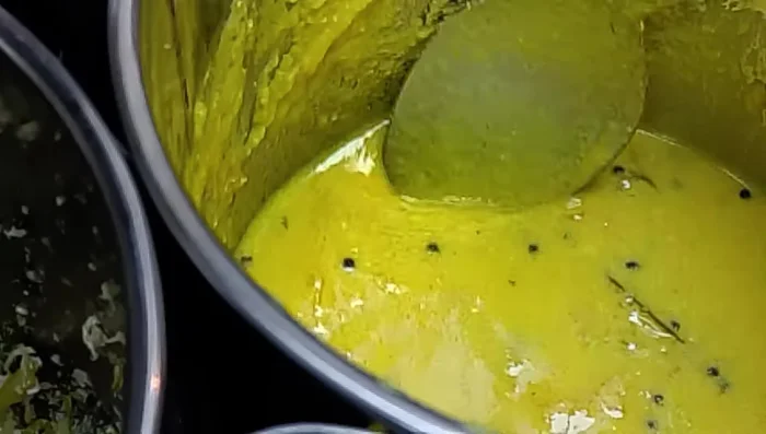 Prepare the mango chutney and mango roti.
