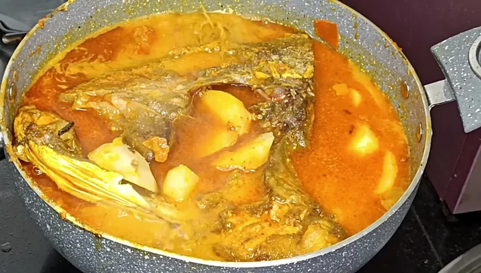 Simmer until the curry has thickened and the flavors have blended. (519.12)