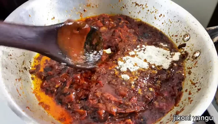 Add royal (thickening agent) and mix well.