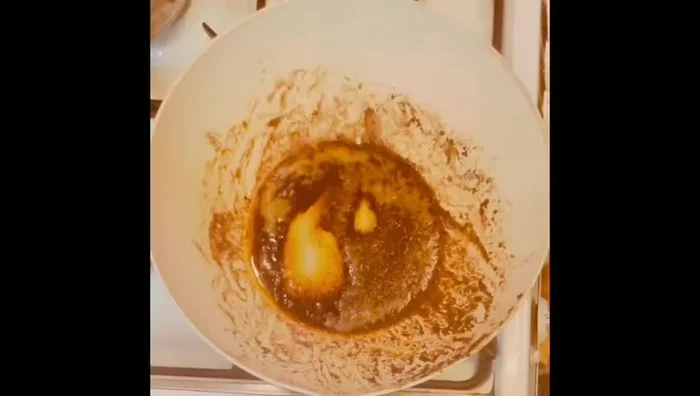 Remove the fried mushrooms and set aside. Add a little more oil and butter to the pan. (42.44)
