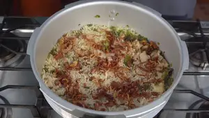 Degi Yakhni Pulao Recipe: Easy & Tasty Pakistani Rice Dish