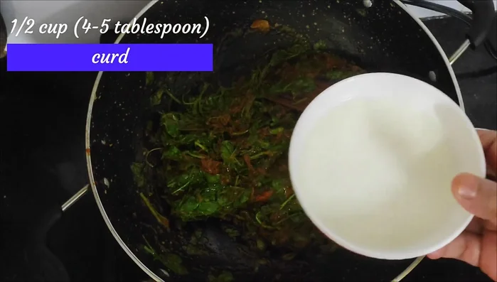 Add the beaten curd and cream. Mix well.