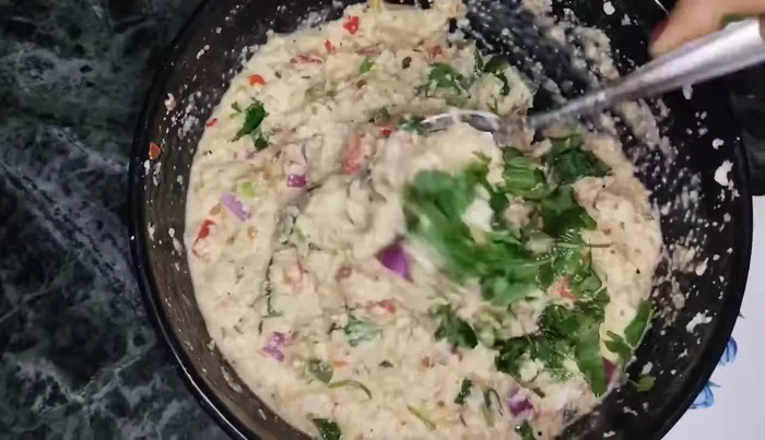 Stir in chopped coriander. (208.64)