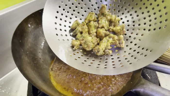 Add the fried cauliflower florets to the gravy and mix well.