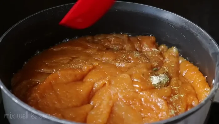 Add 1 teaspoon of cardamom powder and mix thoroughly.