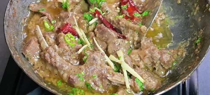 Garnish with green coriander, green chilies, and ginger (466.4).