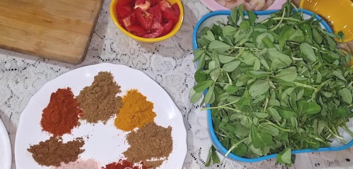 Finely chop the fenugreek.