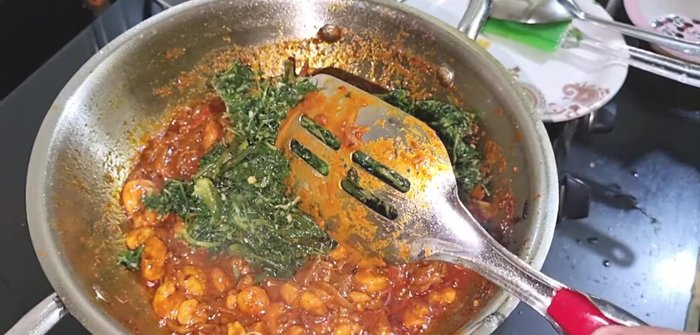 Add the previously softened fenugreek.
