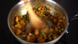 Crispy Kaima Idli: Leftover Idli Recipe - Tamil Style
