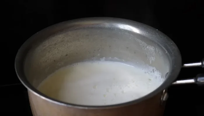 Add 2 teaspoons of prepared tea powder (or adjust to preference).