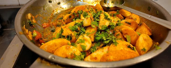 Prepare partially cooked Medu Vada. (249.12)
