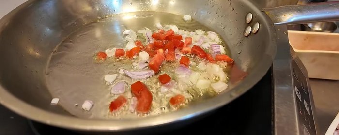 Add chopped tomatoes and sauté until slightly softened. (61.84)